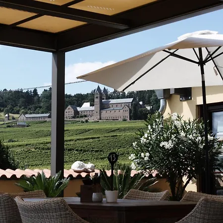 马格达勒尼霍夫庄园酒店 3*