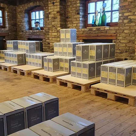 Weingut Magdalenenhof מלון 3*